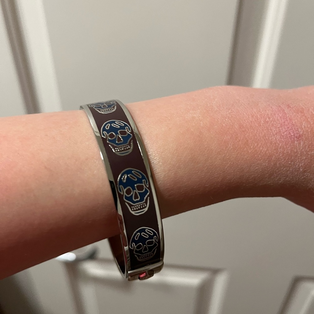 Alexander McQueen Silvertone Maroon and Navy Blue Skull Bangle Bracelet